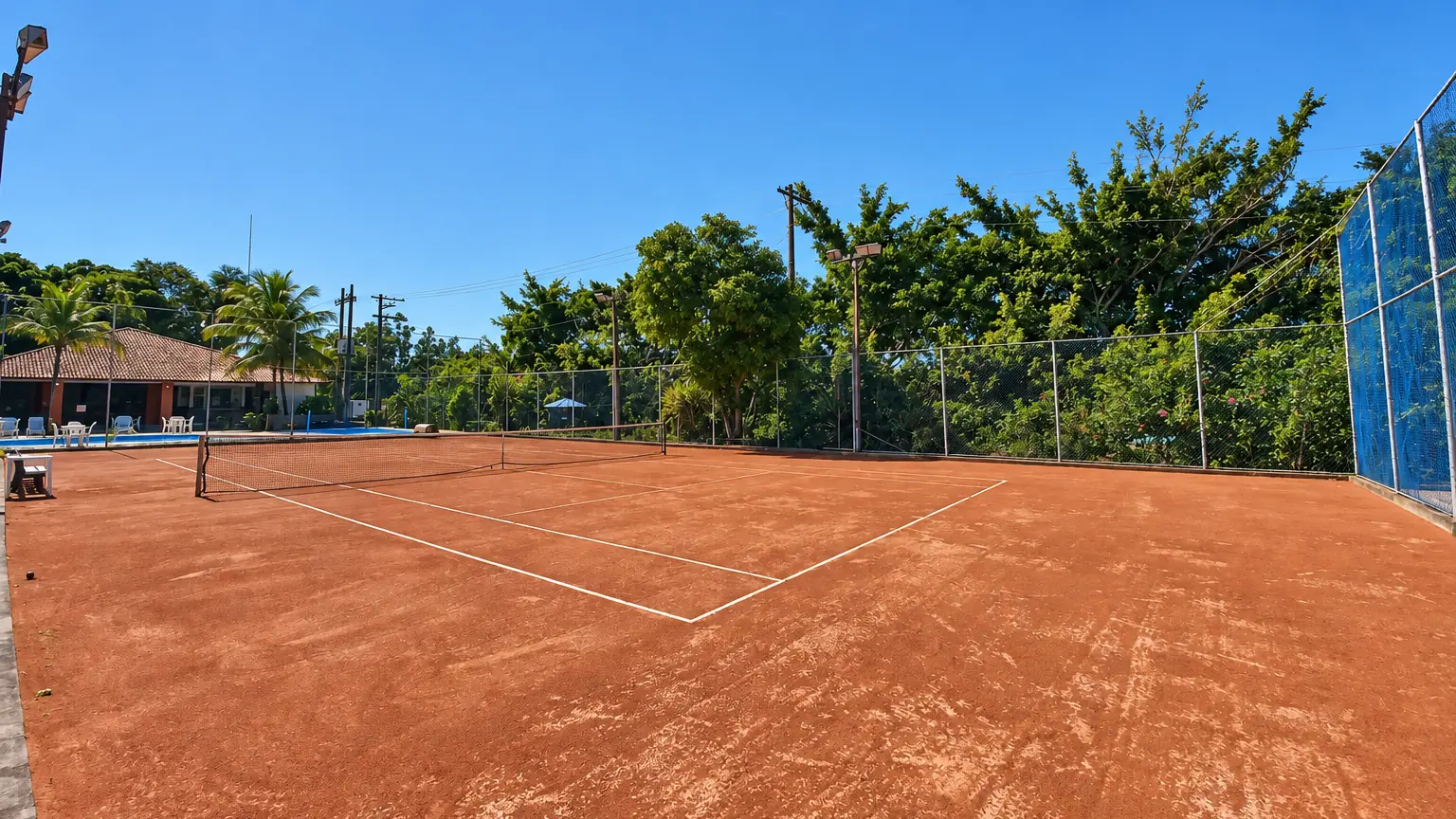 Quadra de tênis do Acquamarine Park Hotel
